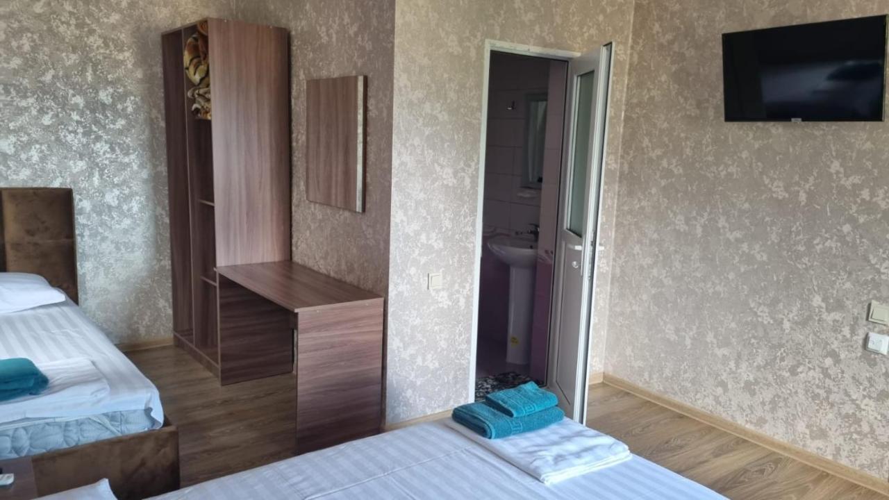 Ахра Hotel Gagra Exterior photo